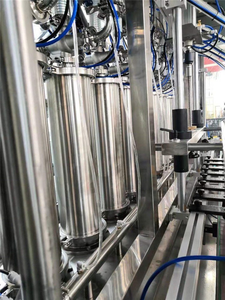 Stroj za punjenje ulja